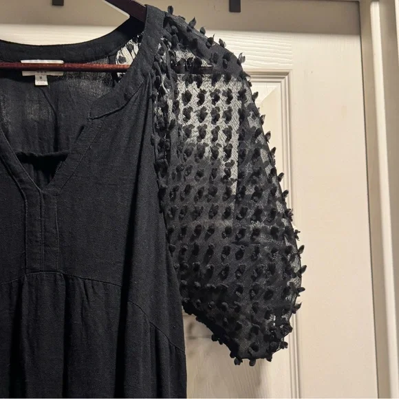 EUC Umgee Tiered Black Mini Dress with Textured Sleeves Size Medium - Picture 3 of 6